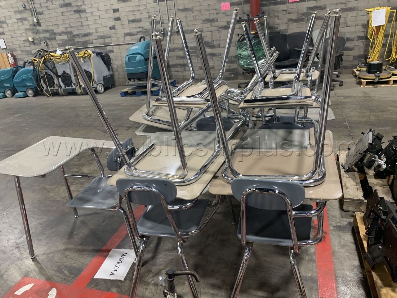 Metal Student Desks, Ivy League /KK   Government Surplus Auction - Photo #5