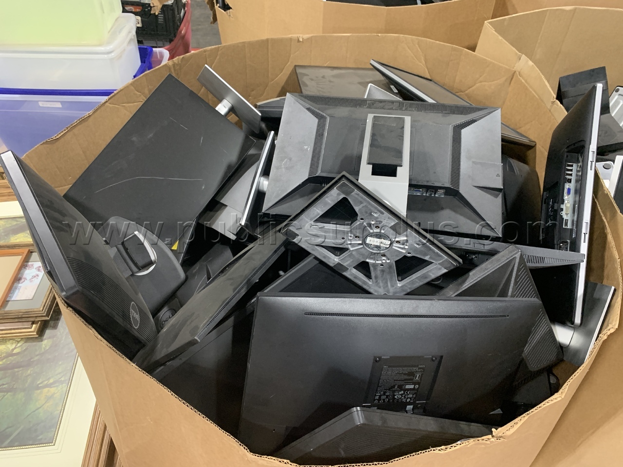 Computer Monitors, 2 Gaylords /KK   Government Surplus Auction - Photo #3
