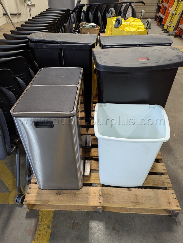 Garbage Cans and Mop Buckets   Government Surplus Auction - Photo #2