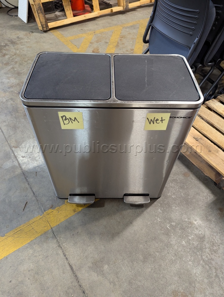Garbage Cans and Mop Buckets   Government Surplus Auction - Photo #3