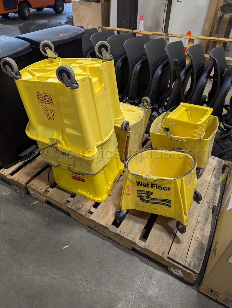 Garbage Cans and Mop Buckets   Government Surplus Auction - Photo #5