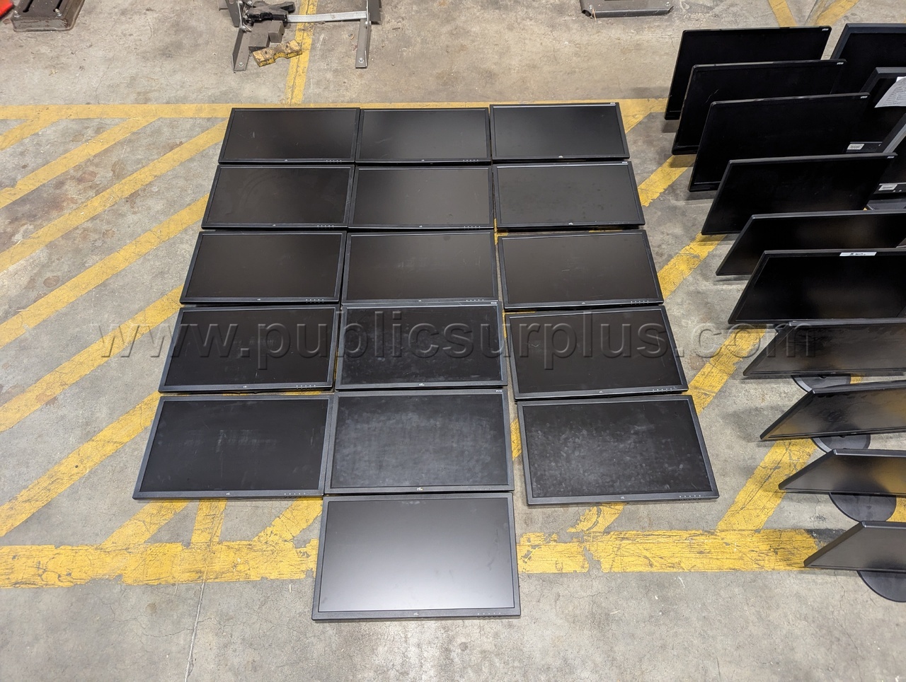 1 Pallet of Various Monitors - Qty: 38   Government Surplus Auction - Photo #2