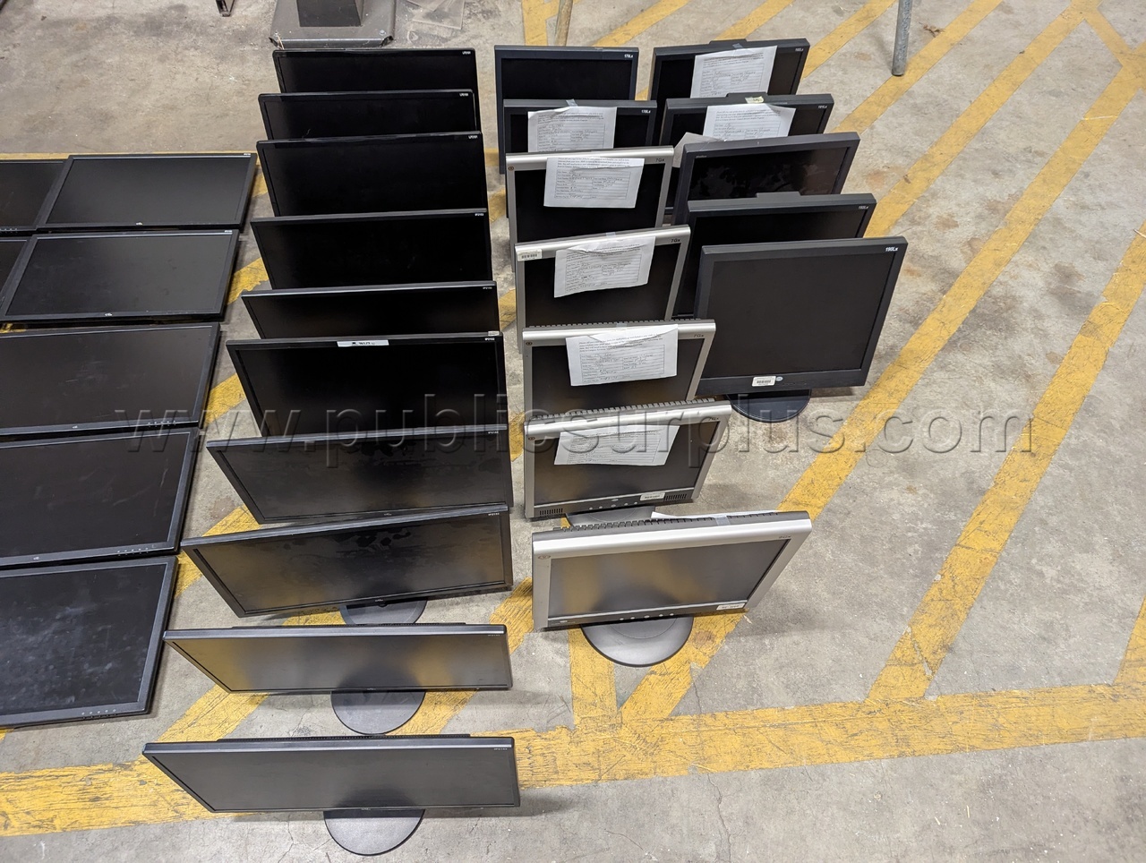 1 Pallet of Various Monitors - Qty: 38   Government Surplus Auction - Photo #3