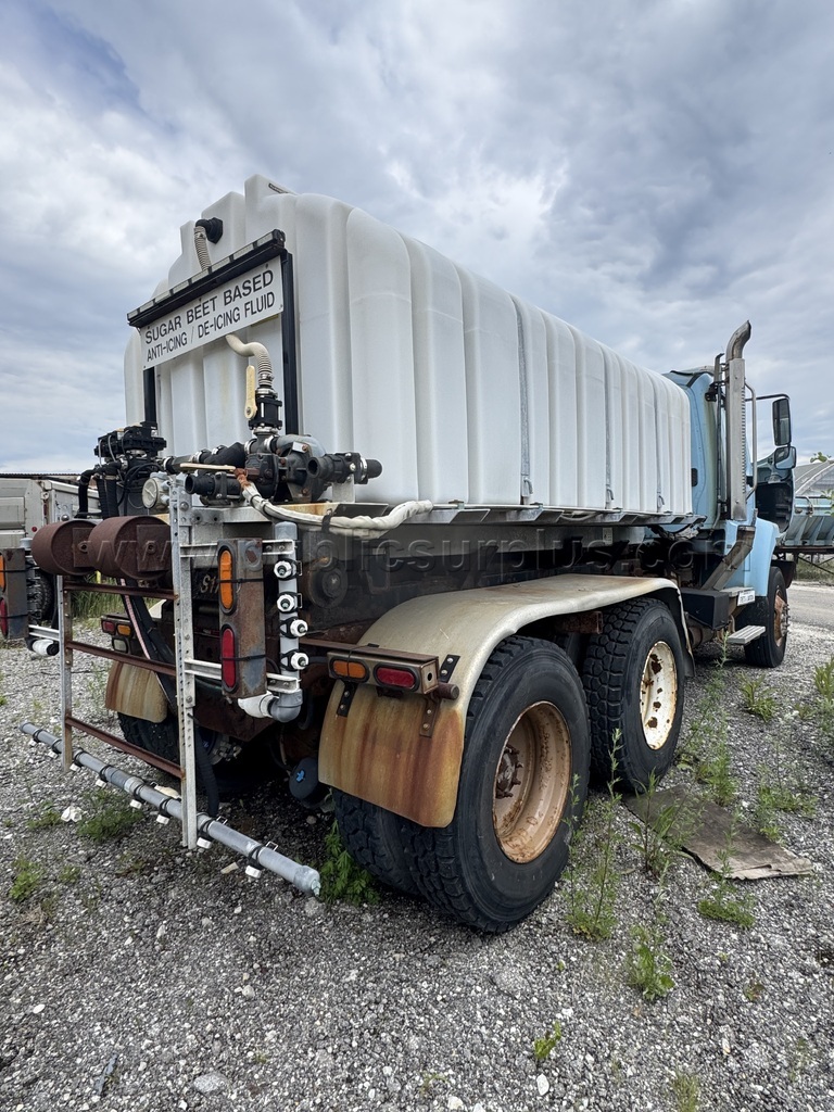 2006 Freightliner M2106 Freightliner M2106 Government Surplus Auction - Photo #4