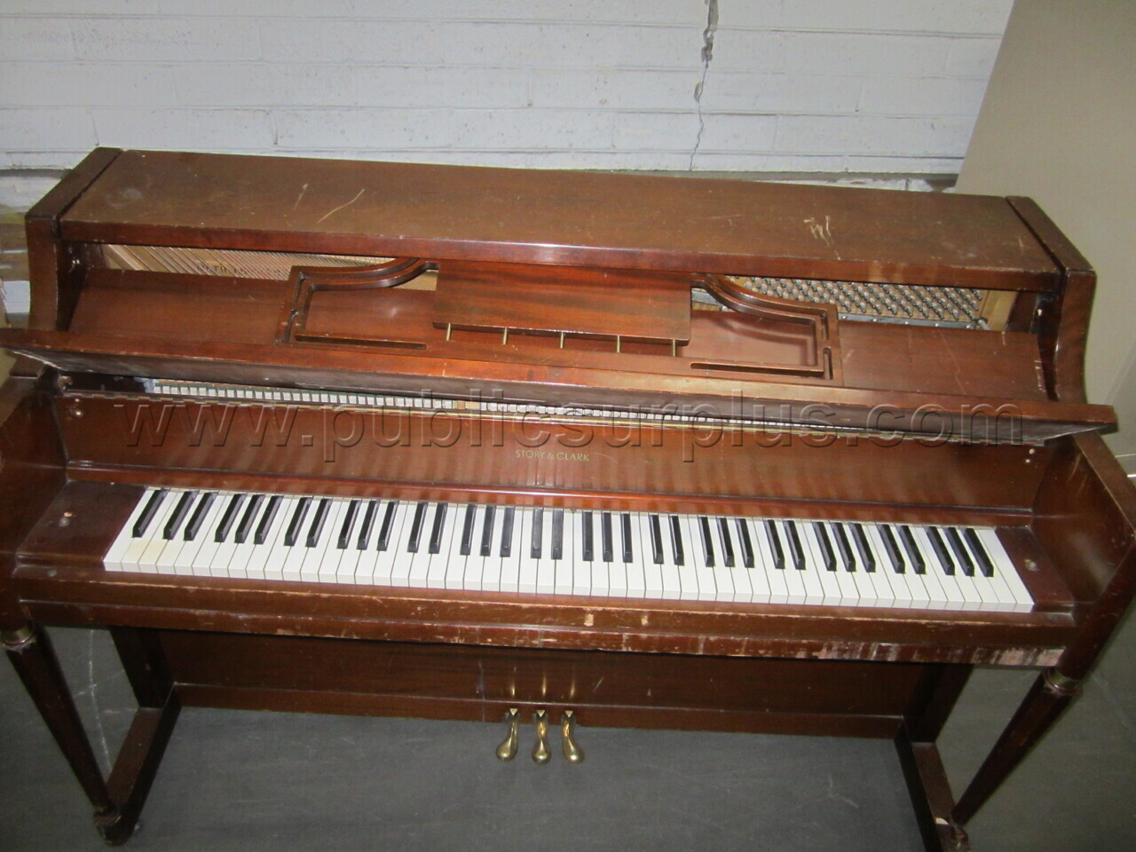 STORY & CLARK PIANO (43869)R Clark  Government Surplus Auction - Photo #2