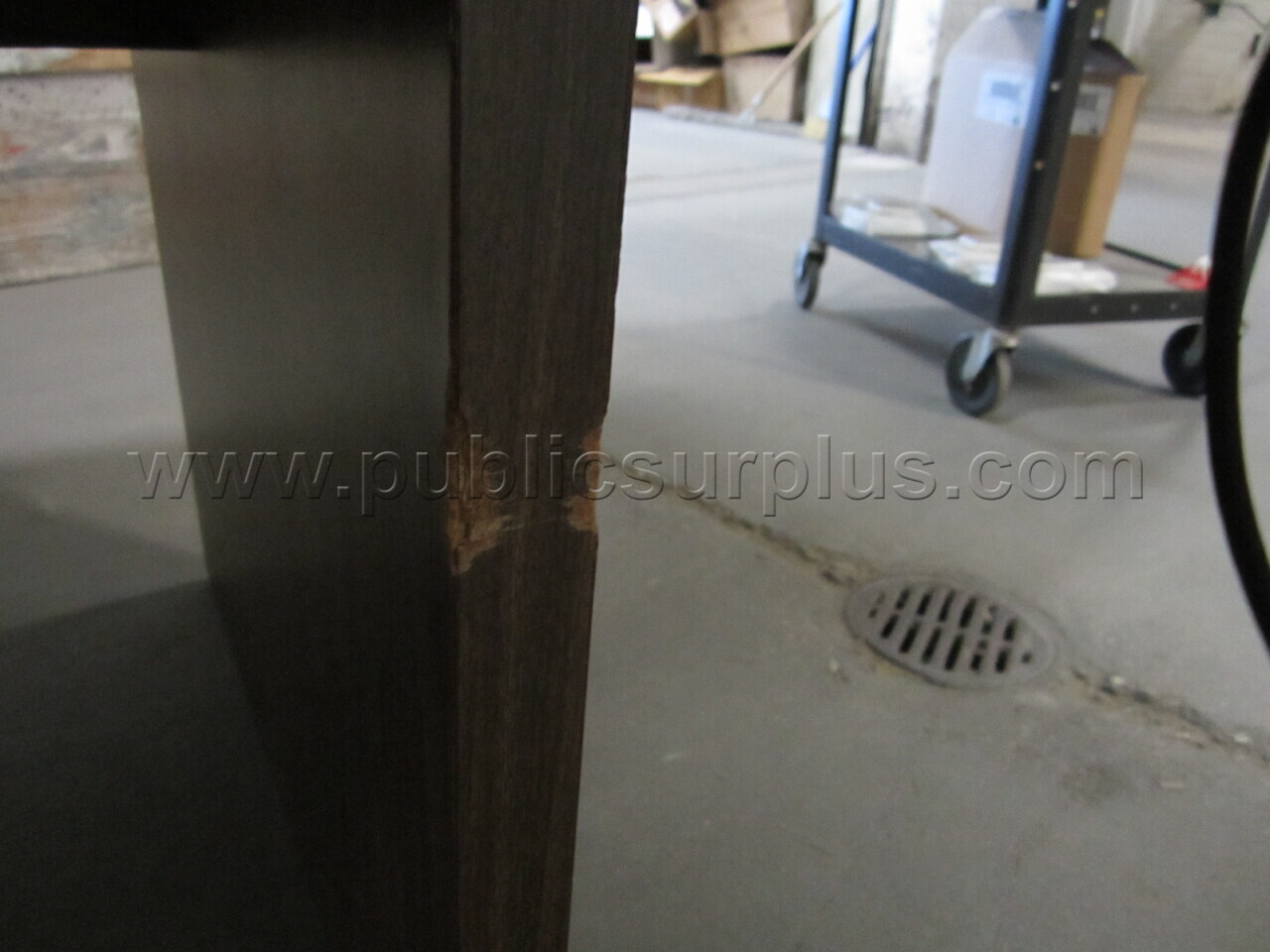 WOODEN TABLE (43861)R   Government Surplus Auction - Photo #6