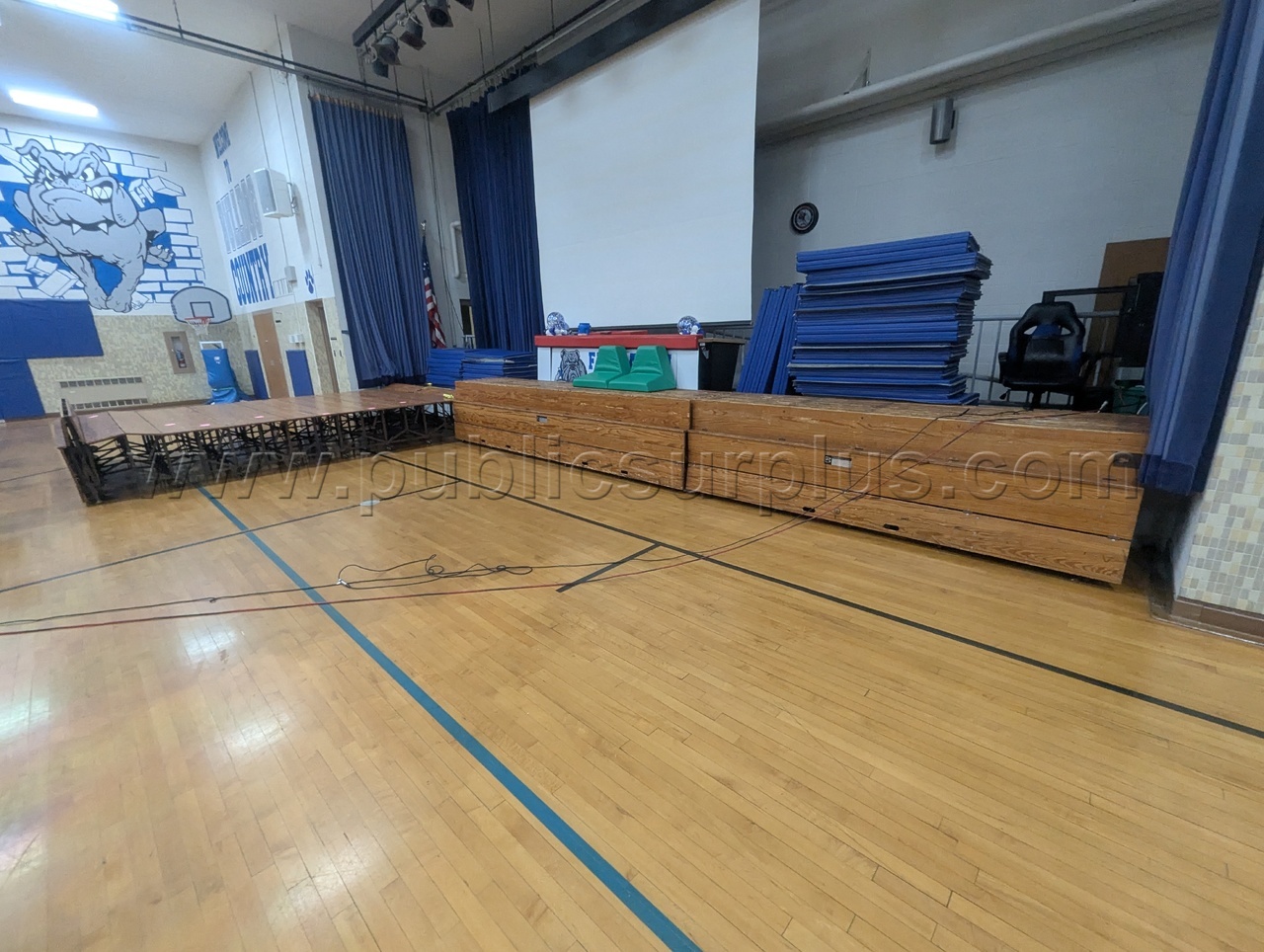 3 Section, Collapsing Wooden Stage (32' wide in total)   Government Surplus Auction - Photo #2