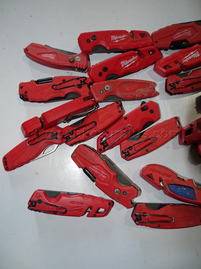 Milwaukee Utility Knives - Shipping Fee $20   Government Surplus Auction - Photo #2