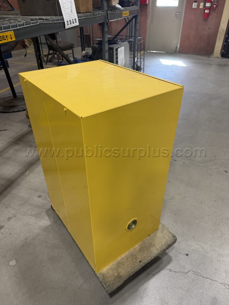 Justrite Sure-Grip EX flammable liquid storage cabinet   Government Surplus Auction - Photo #2