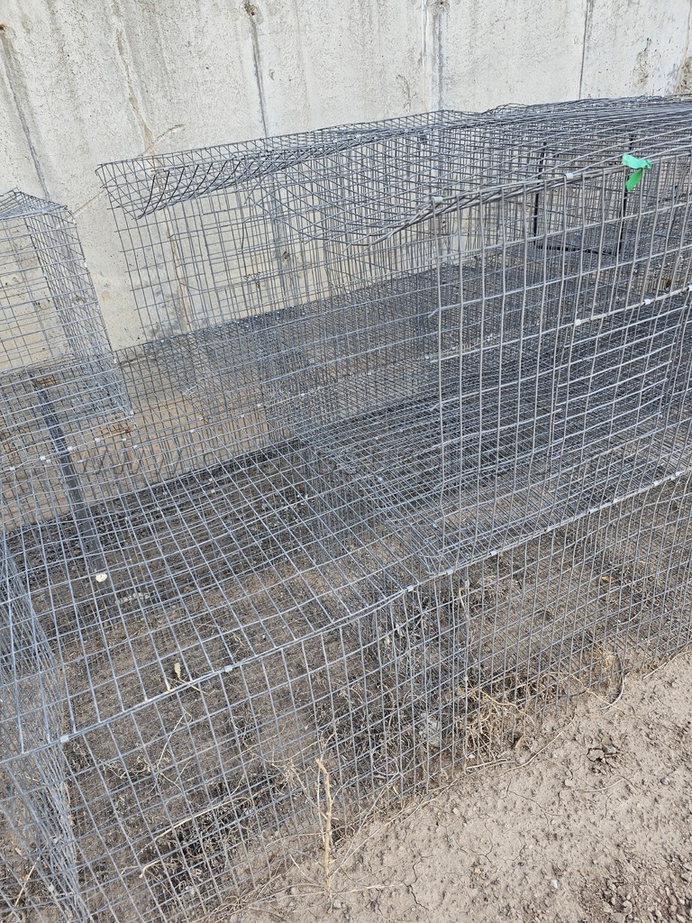 Rabbit Cages   Government Surplus Auction - Photo #11