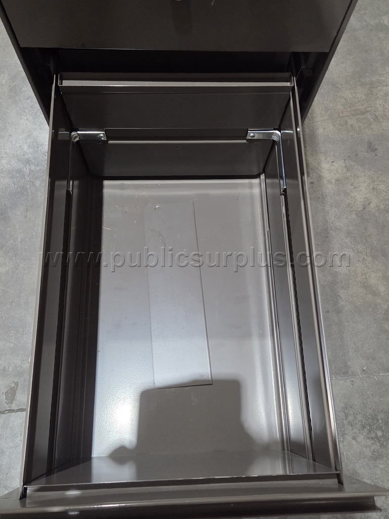 Small Rolling File Cabinet   Government Surplus Auction - Photo #6