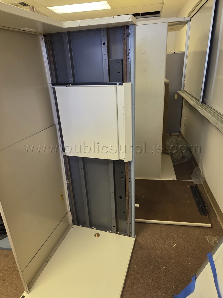 Miscellaneous Steelcase Desk Parts   Government Surplus Auction - Photo #3
