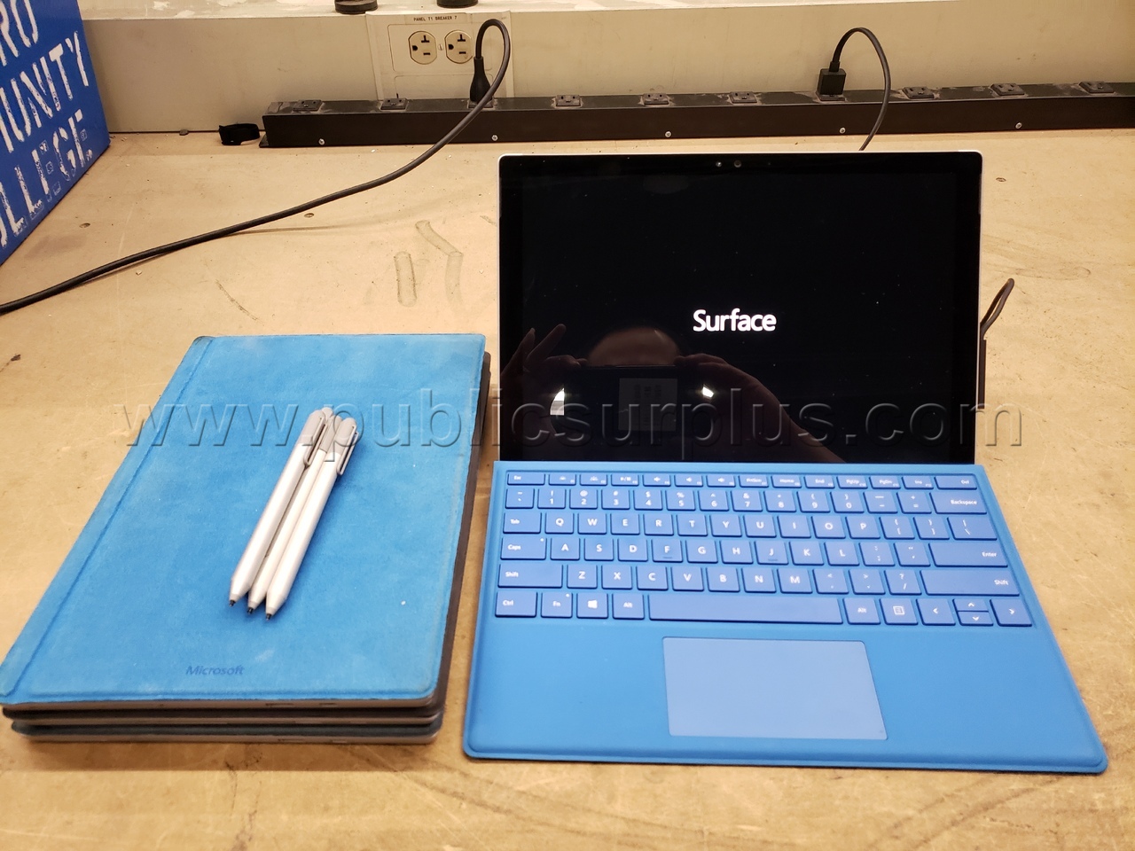 Microsoft Surface Pro 4 Lot 4 LOT 5178  5178 Government Surplus Auction - Photo #2