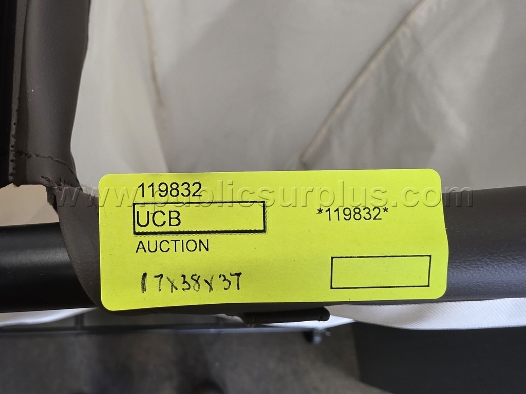 Double Rolling Canvas Hamper (119832)   Government Surplus Auction - Photo #3