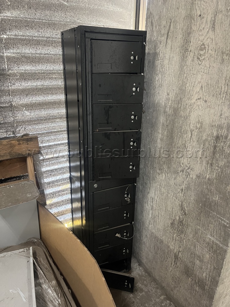 Metal Lockers; QTY: 1   Government Surplus Auction - Primary Photo