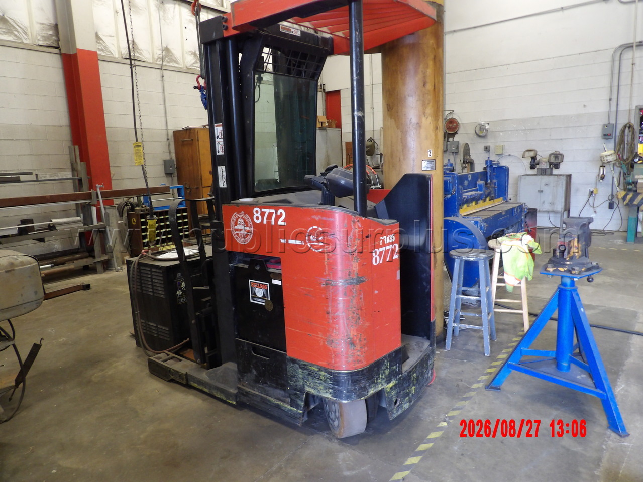 2000 BT Standup Forklift Dodge Charger Government Surplus Auction - Photo #6