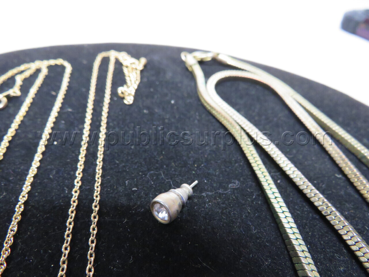 Lot of Assorted Jewelry   Government Surplus Auction - Photo #6