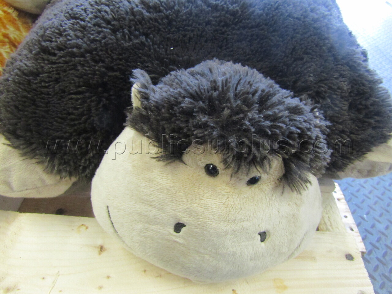 PILLOW PETS   Government Surplus Auction - Photo #2