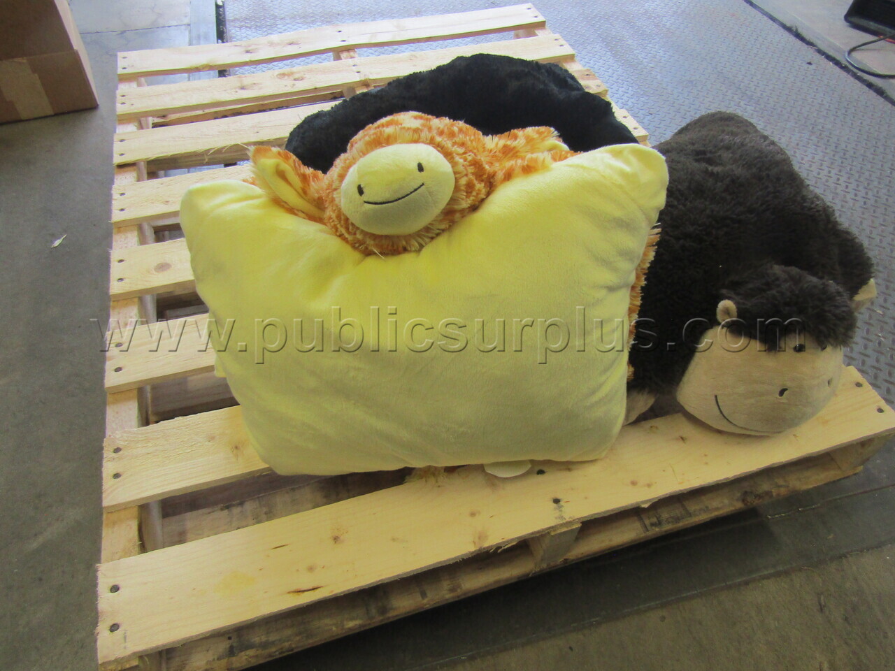 PILLOW PETS   Government Surplus Auction - Photo #5