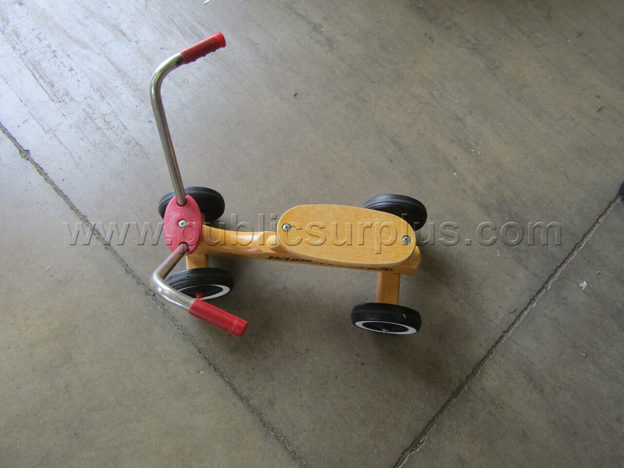 RADIO FLYER SCOOTER   Government Surplus Auction - Photo #4