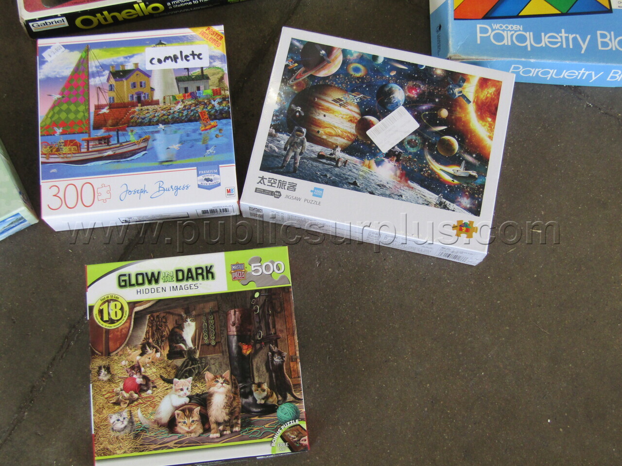 GAMES & PUZZLES   Government Surplus Auction - Photo #3
