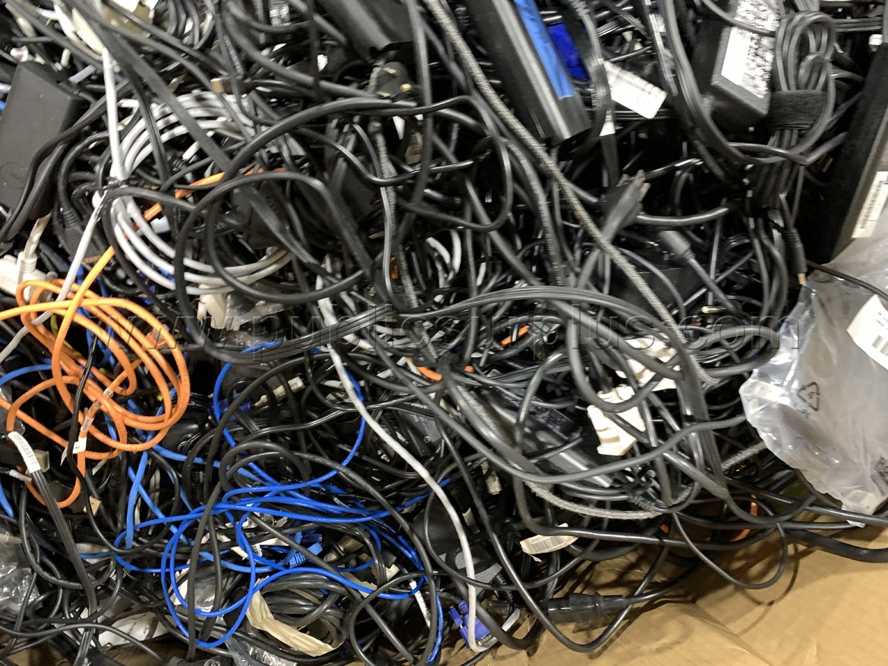 Computer Wires & Cables, Gaylord /KK   Government Surplus Auction - Photo #5