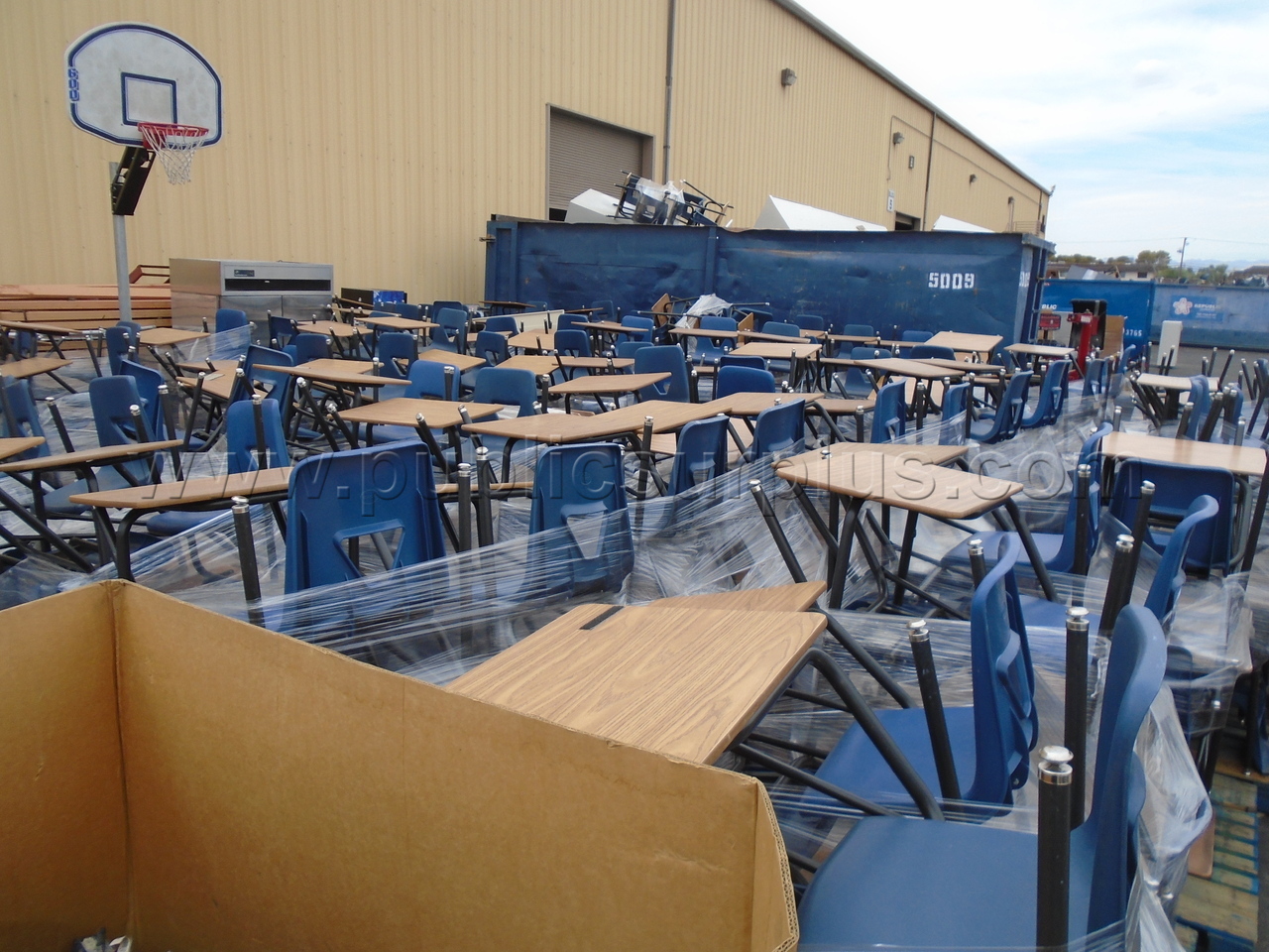 TOTAL 400 DESK COMBOS   Government Surplus Auction - Photo #6