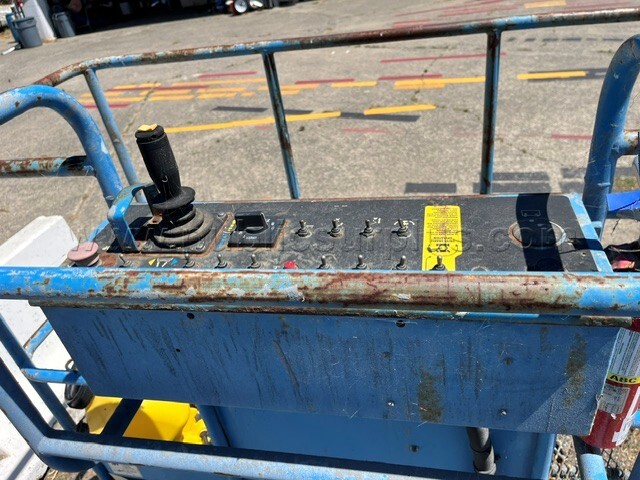 Genie Boom Lift 1997 Tri-Fuel Z-45/22 Genie  Government Surplus Auction - Photo #5