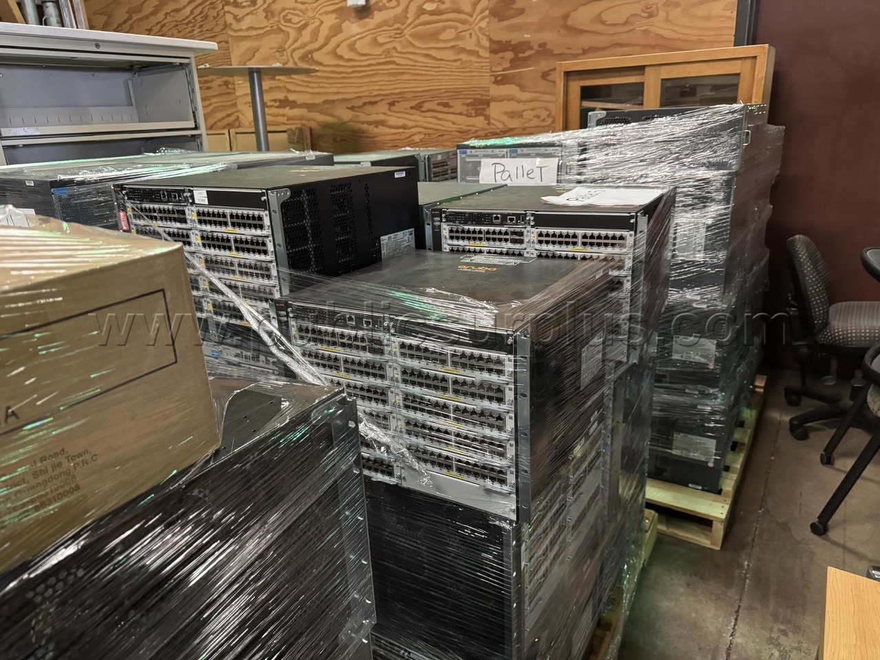 7 pallets of Networking Equipment HP ProCurve Aruba Switches IT