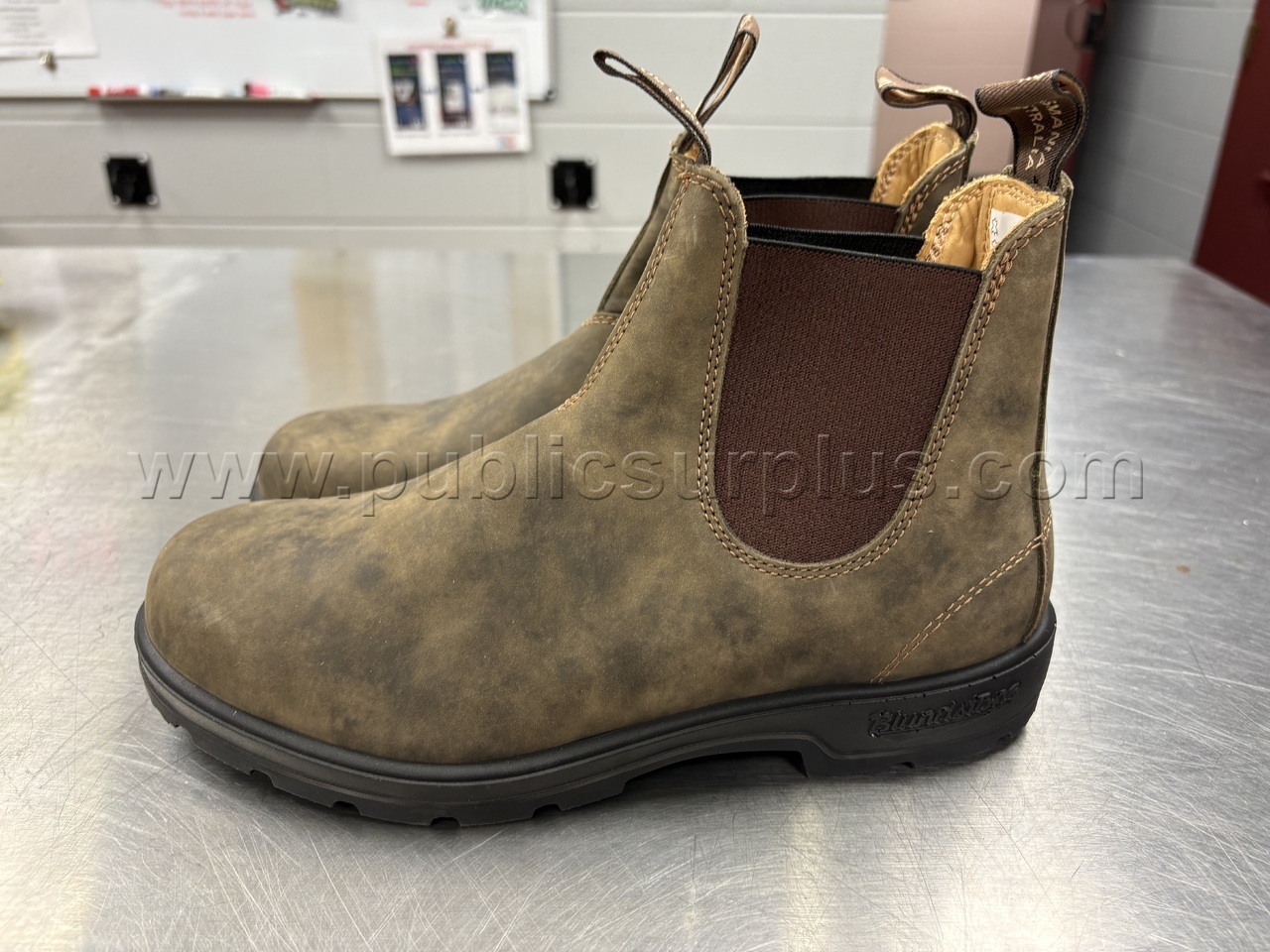 Blundstone Classic 585 Chelsea Boot; Size 9.5UK M  585 Government Surplus Auction - Photo #2