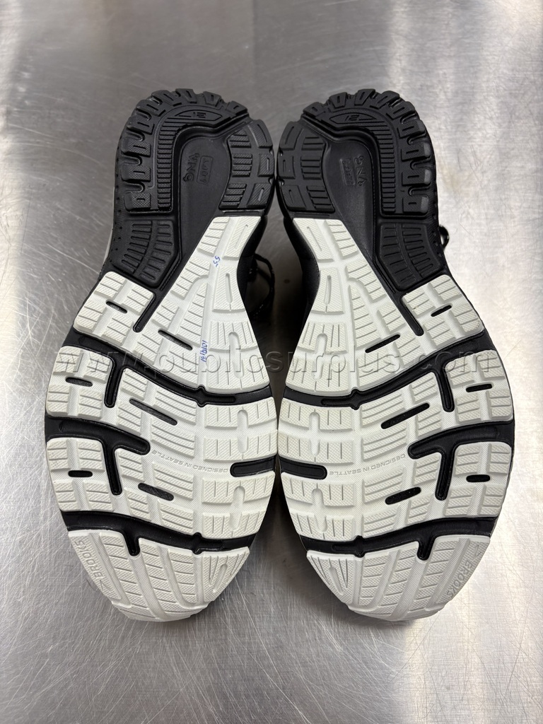 Brooks Adrenaline GTS 21 (Men) Shoes; Size 13   Government Surplus Auction - Photo #4