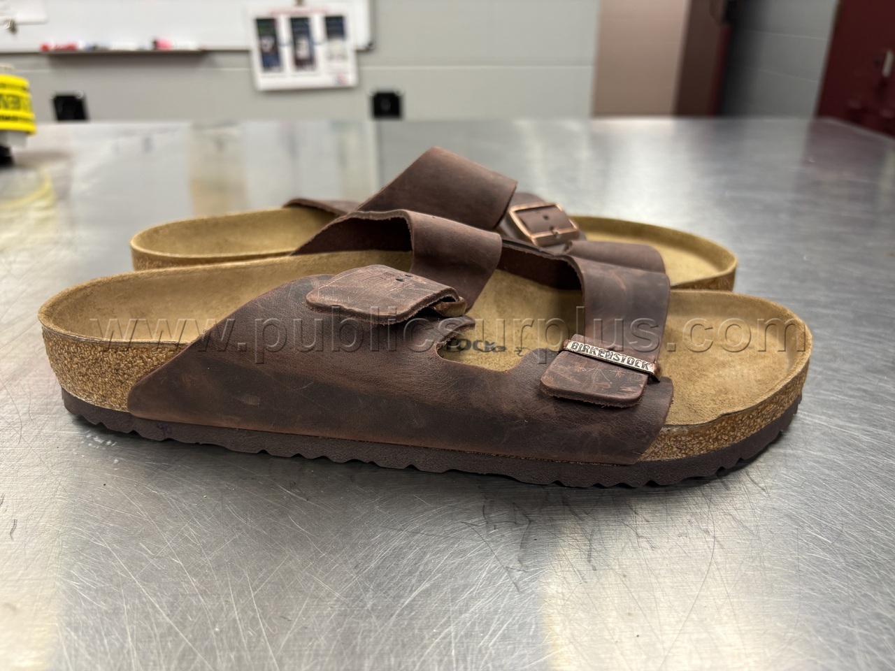 Birkenstock Arizona (Unisex) Habana Oiled Leather Slides; Size 45   Government Surplus Auction - Photo #3