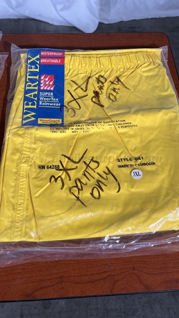 Lot of (13) WearGuard / WearTex Waterproof Rain Pants - 3389   Government Surplus Auction - Photo #6