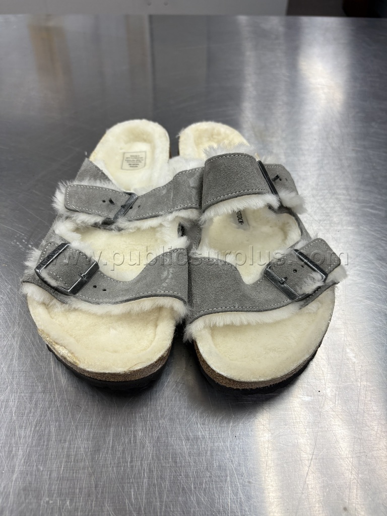 Birkenstock Arizona Shearling (Women) Slides; Size 42   Government Surplus Auction - Photo #2