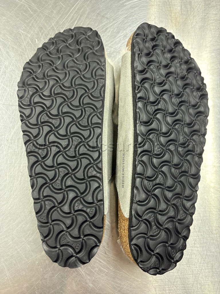 Birkenstock Arizona Shearling (Women) Slides; Size 42   Government Surplus Auction - Photo #5