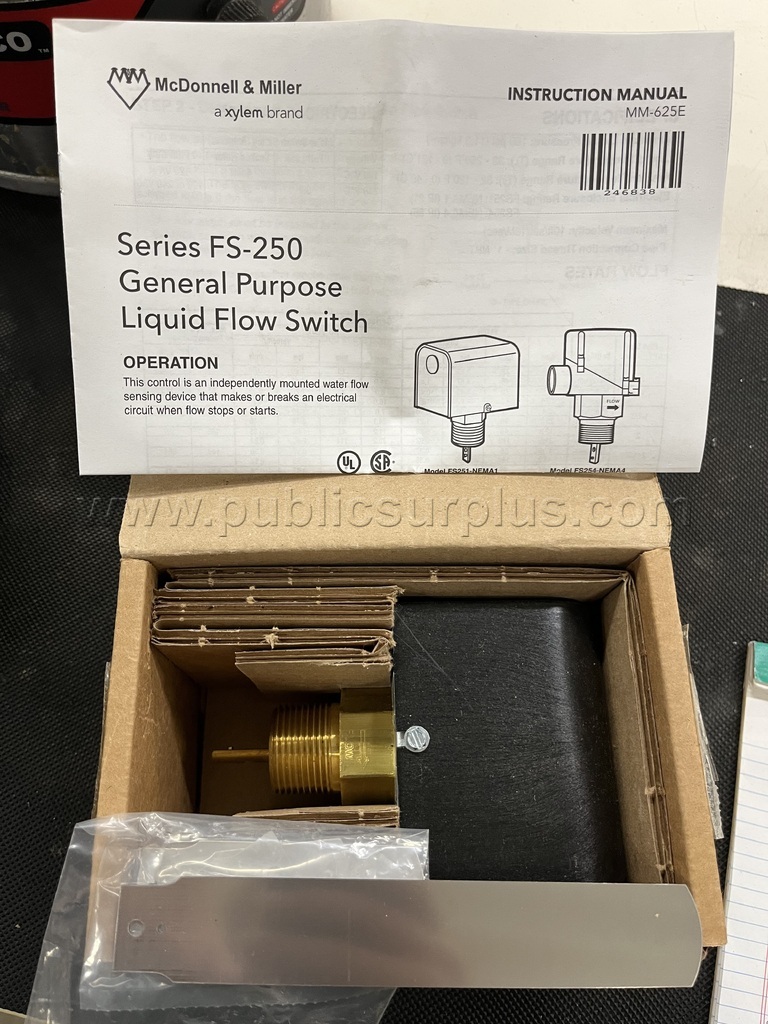McDonnell & Miller FS-251 Flow Switch PN 120611