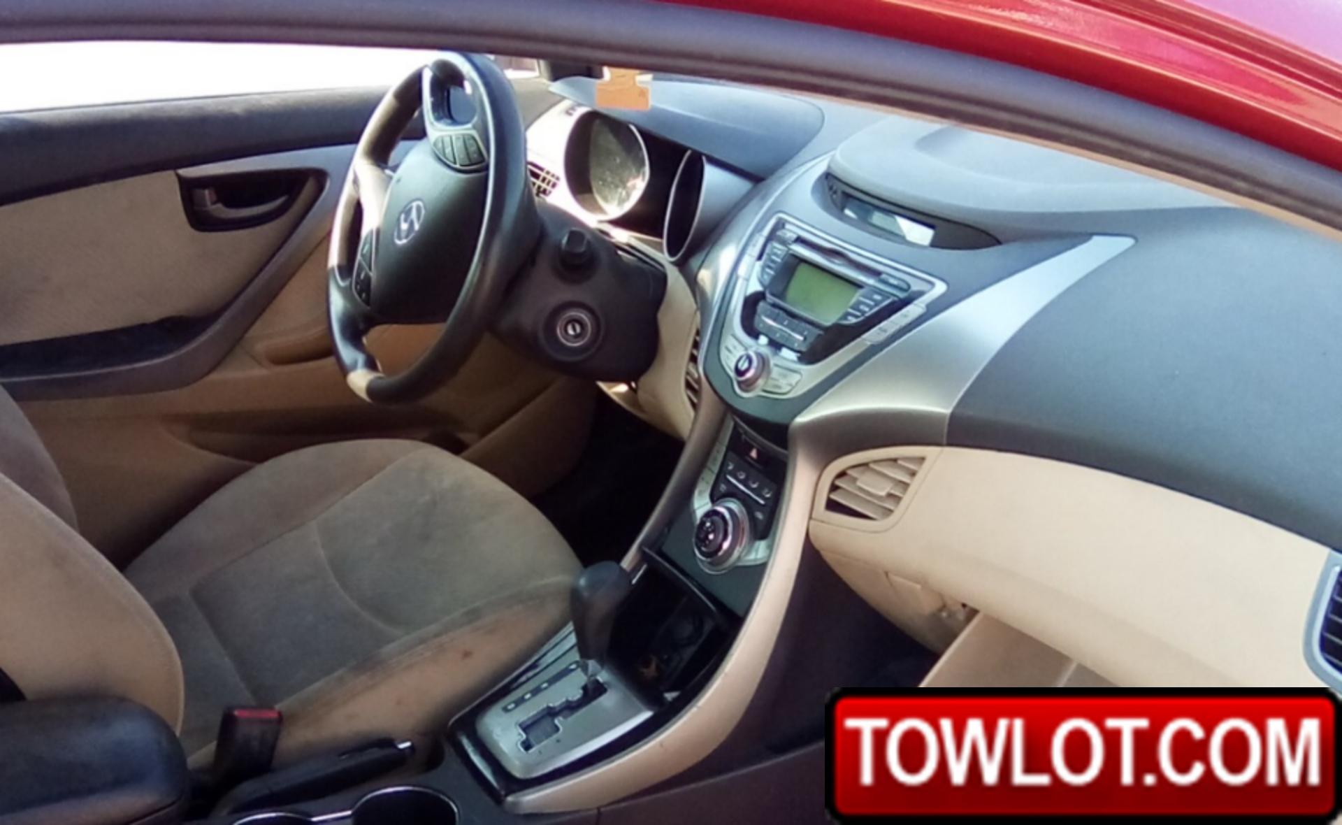2013 HYUNDAI ELANTRA (Overland Park, Kansas)