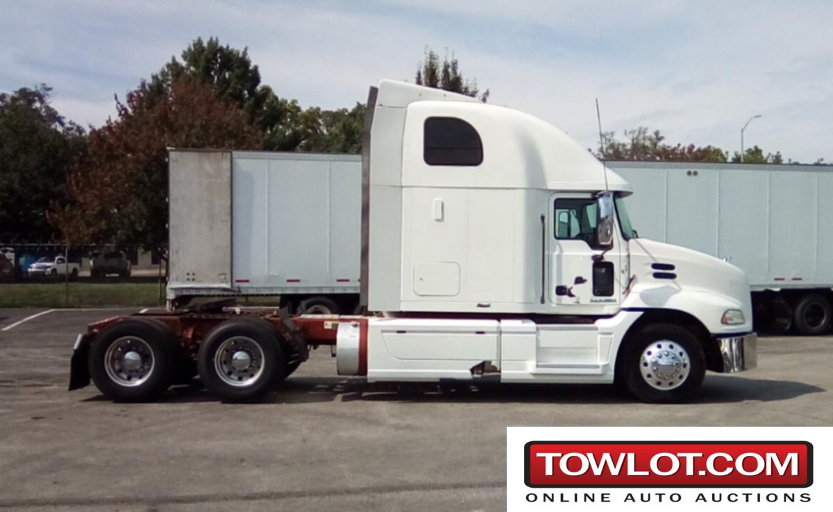2014 Mack CXU613 (Overland Park, Kansas)