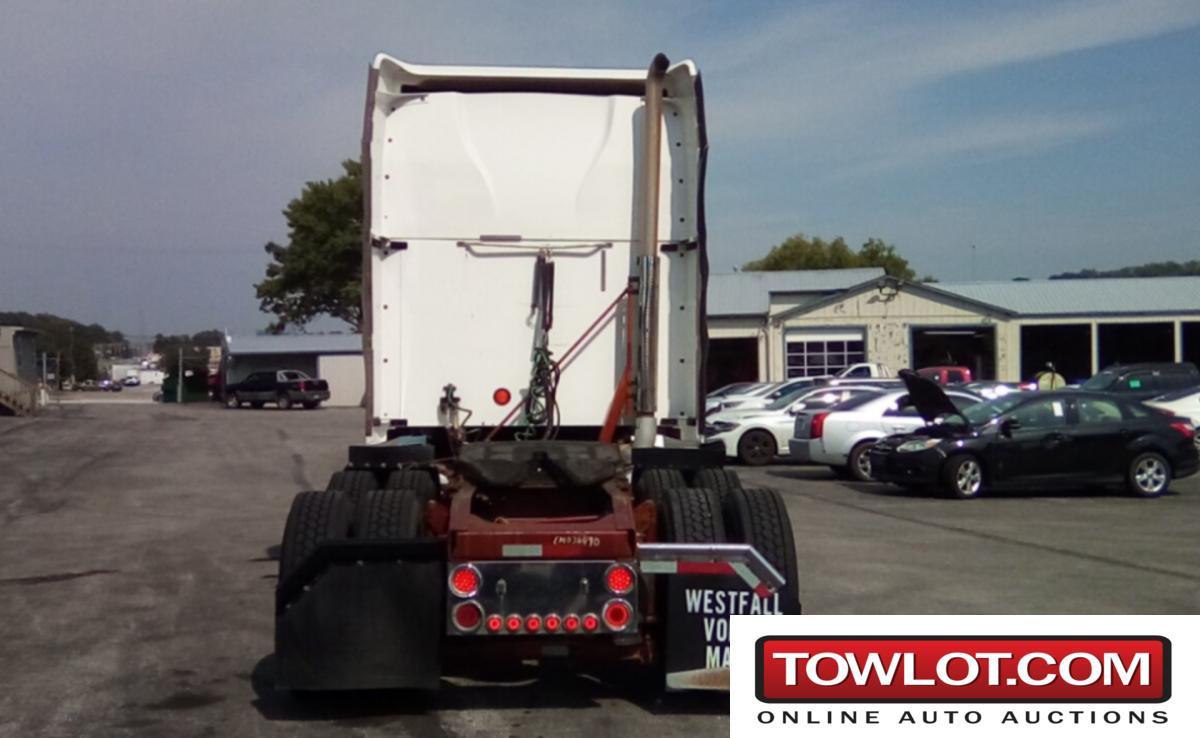 2014 Mack CXU613 (Overland Park, Kansas) Mack CXU613 Government Surplus Auction - Photo #2