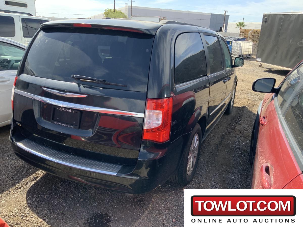 2015 Chrysler Town & Country (Phoenix, Arizona) Chrysler Town & Country Government Surplus Auction - Photo #3