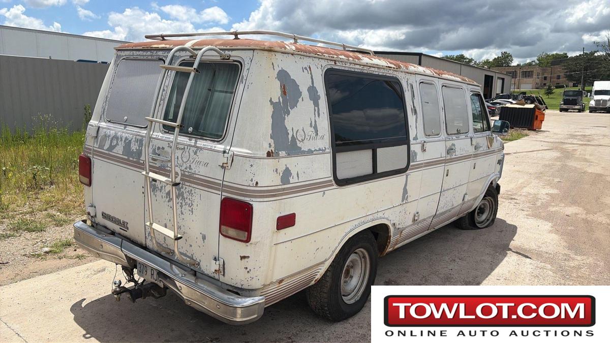 1990 Chevrolet G-Series Van (TOPEKA, Kansas) Chevrolet G-Series Van Government Surplus Auction - Photo #3