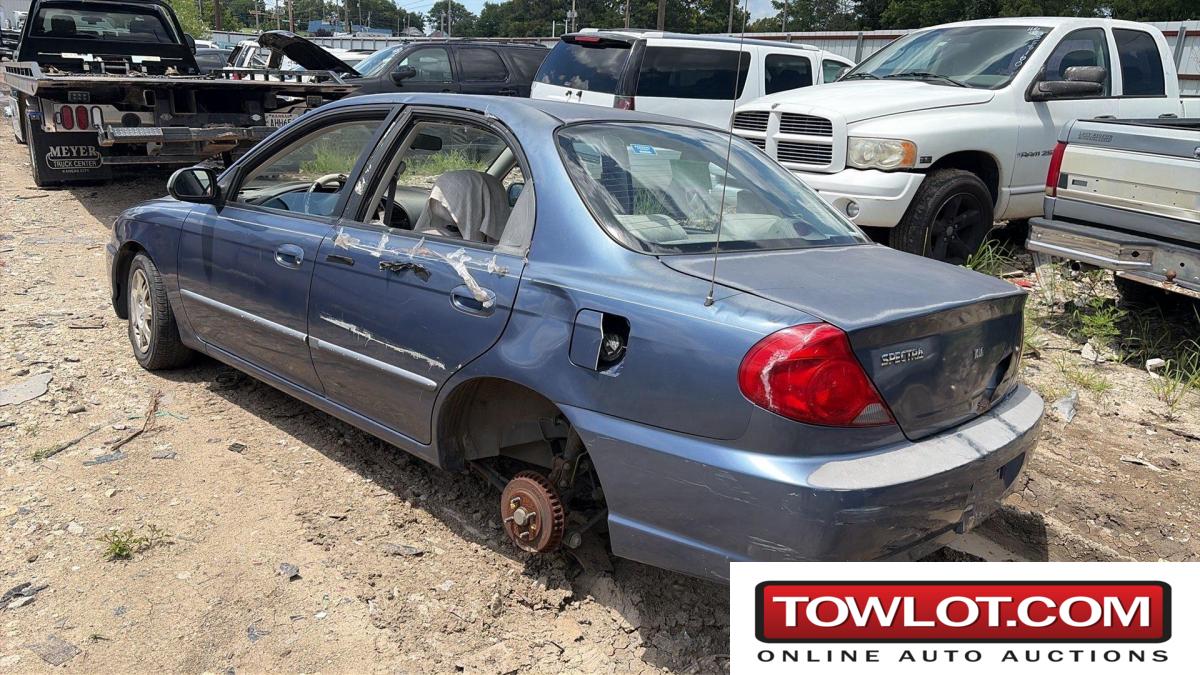 2003 Kia Spectra (TOPEKA, Kansas) Kia Spectra Government Surplus Auction - Photo #4