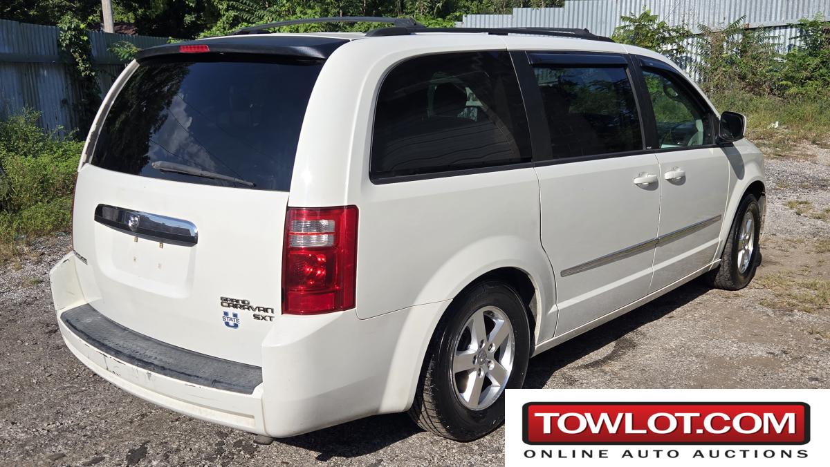2010 Dodge Grand Caravan SXT (Kansas City, Missouri)