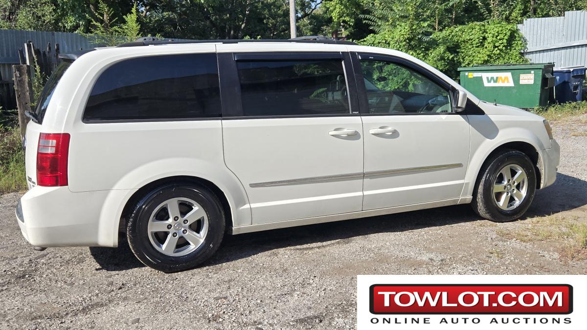 2010 Dodge Grand Caravan SXT (Kansas City, Missouri) Dodge Grand Caravan Government Surplus Auction - Photo #5