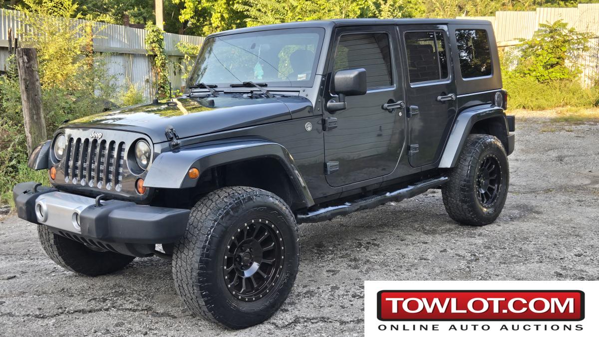 2010 Jeep WRANGLER UNLIMITED SAHARA (Kansas City, Missouri)