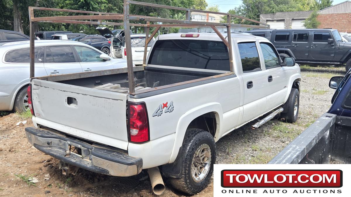 2004 Chevrolet Silverado 2500HD 4x4 (Kansas City, Missouri) Chevrolet Silverado 2500HD Government Surplus Auction - Photo #4