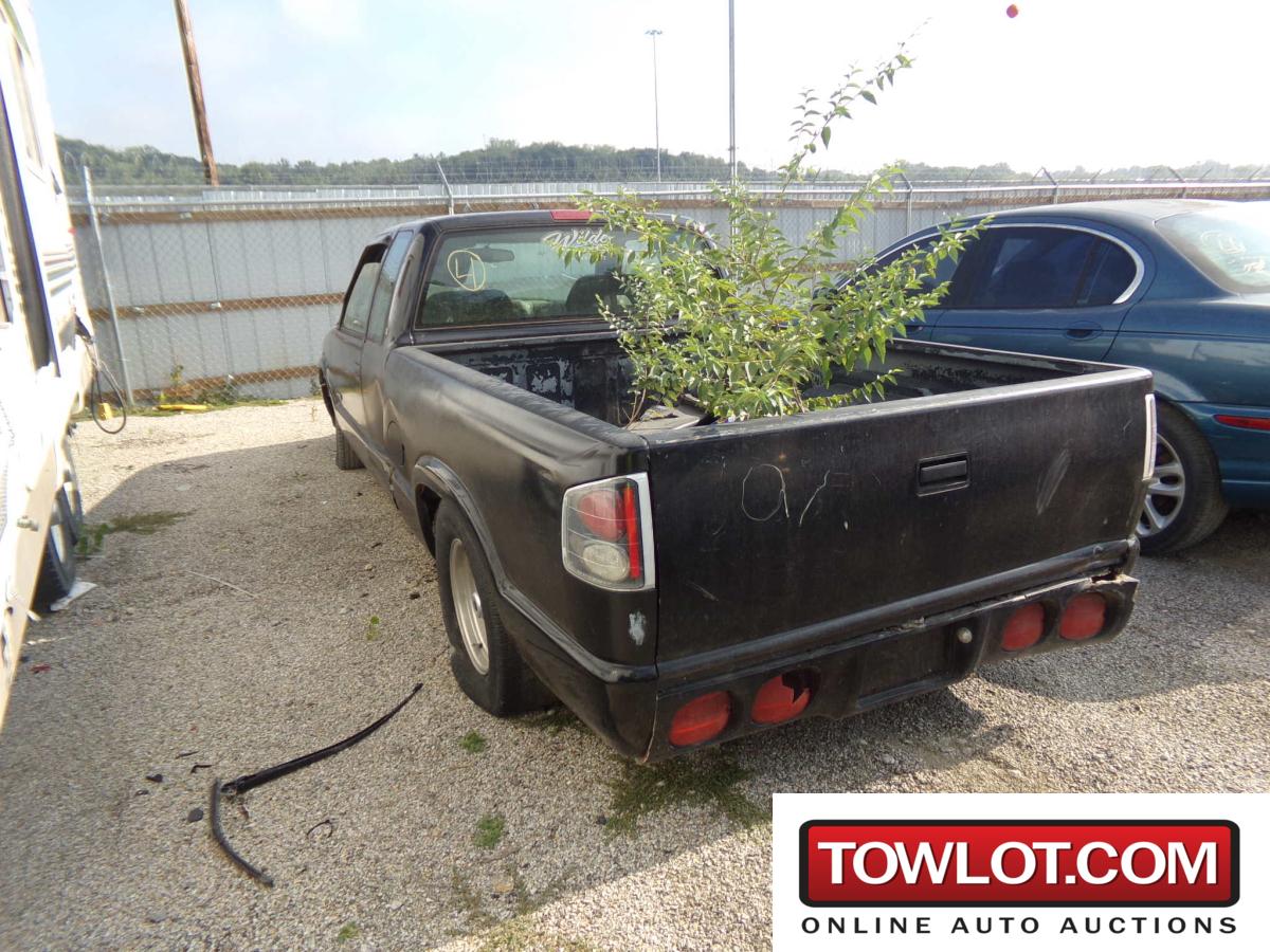 1995 Chevrolet S10 Pickup (Kansas City, Kansas) Chevrolet S10 Pickup Government Surplus Auction - Photo #4