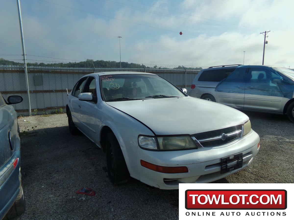 1997 Nissan Maxima (Kansas City, Kansas) Nissan Maxima Government Surplus Auction - Photo #2