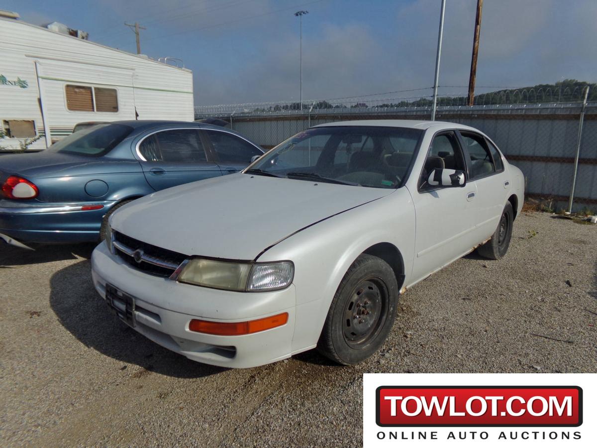 1997 Nissan Maxima (Kansas City, Kansas) Nissan Maxima Government Surplus Auction - Photo #3