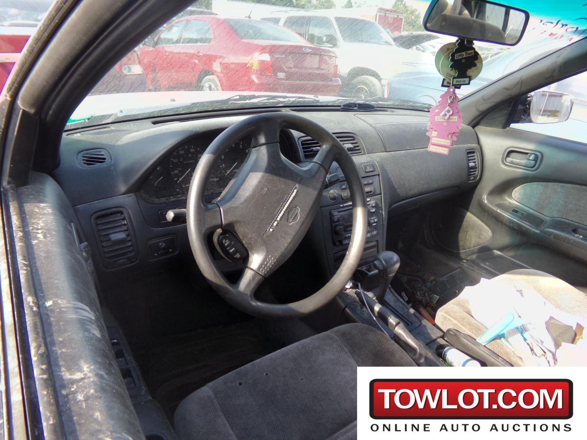 1997 Nissan Maxima (Kansas City, Kansas) Nissan Maxima Government Surplus Auction - Photo #4